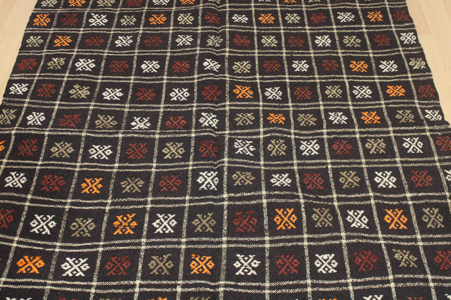 Handwoven Turkish Vintage Kilim (5'2" x 8'6")