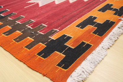 Handwoven Turkish Vintage Kilim (5'2" x 9'9")