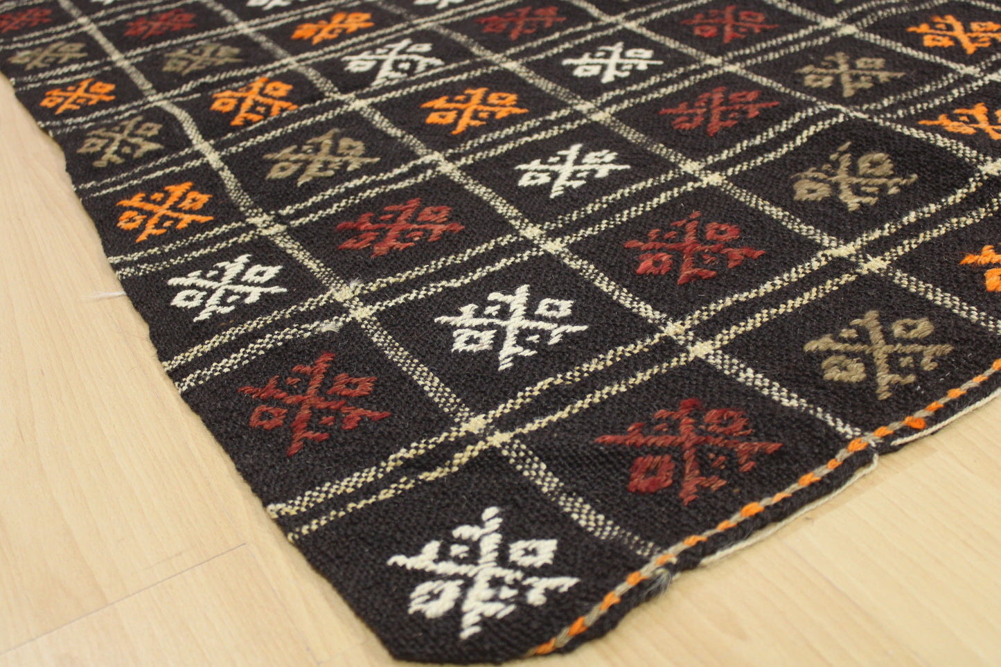 Handwoven Turkish Vintage Kilim (5'2" x 8'6")