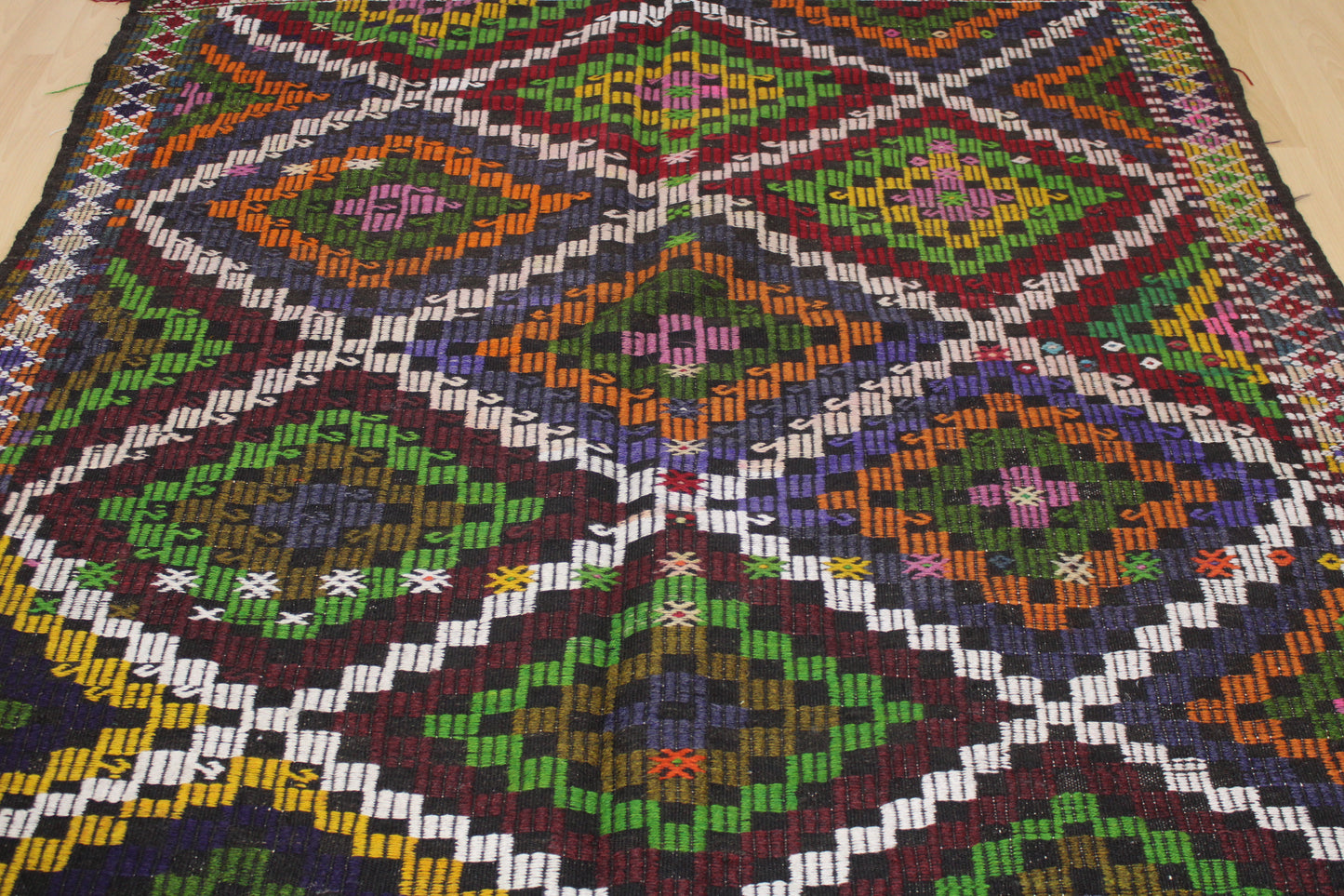 Handwoven Turkish Vintage Kilim (6'3" x 8'5")