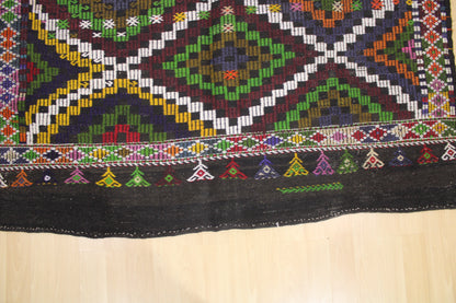 Handwoven Turkish Vintage Kilim (6'3" x 8'5")