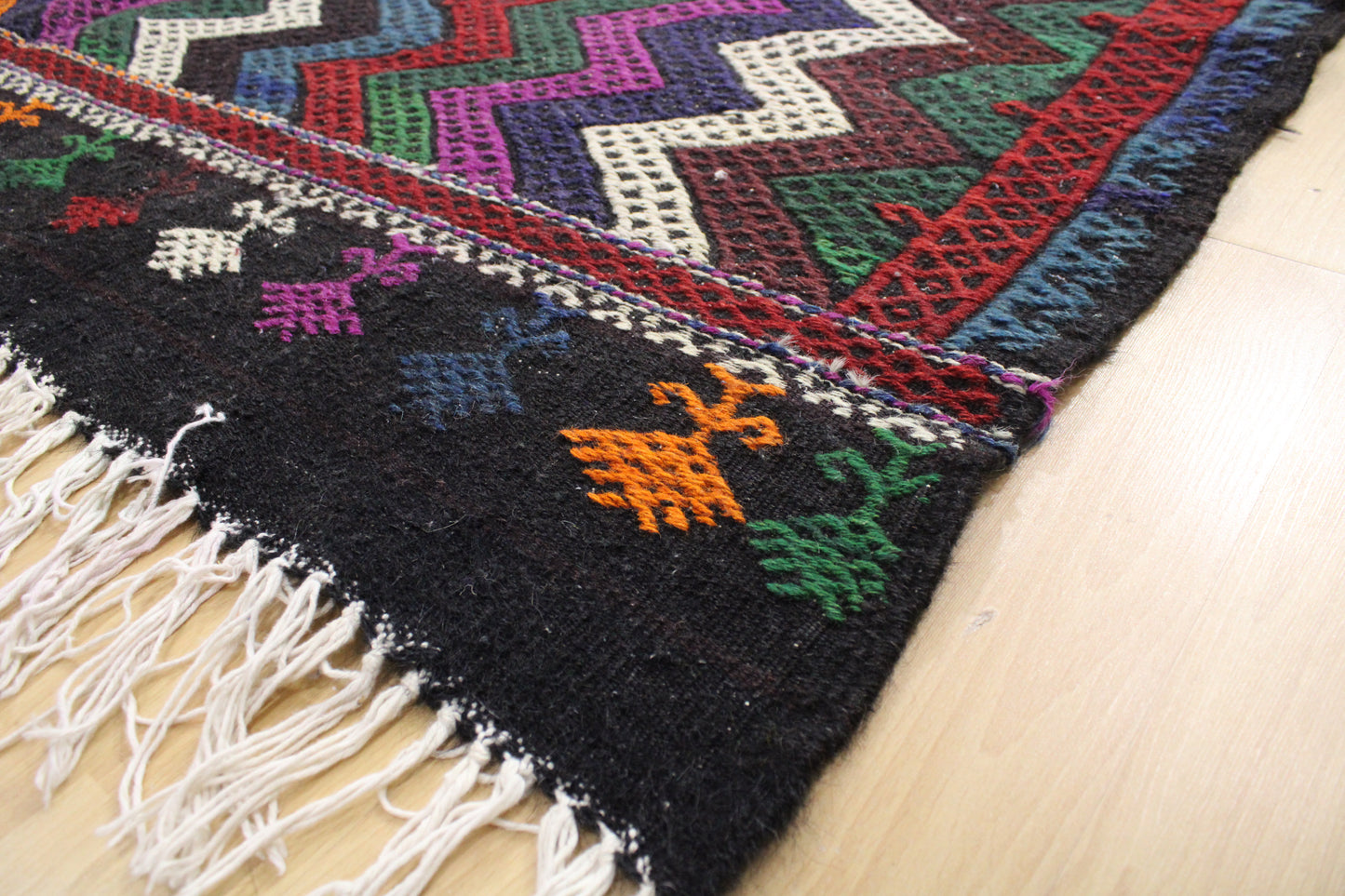 Handwoven Turkish Vintage Kilim (6'10" x 8'12")