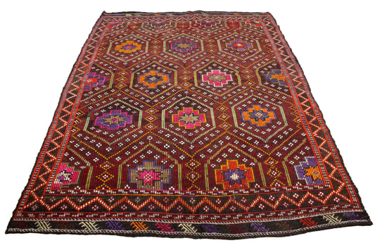 Handwoven Turkish Vintage Kilim (5'9" x 8'2")