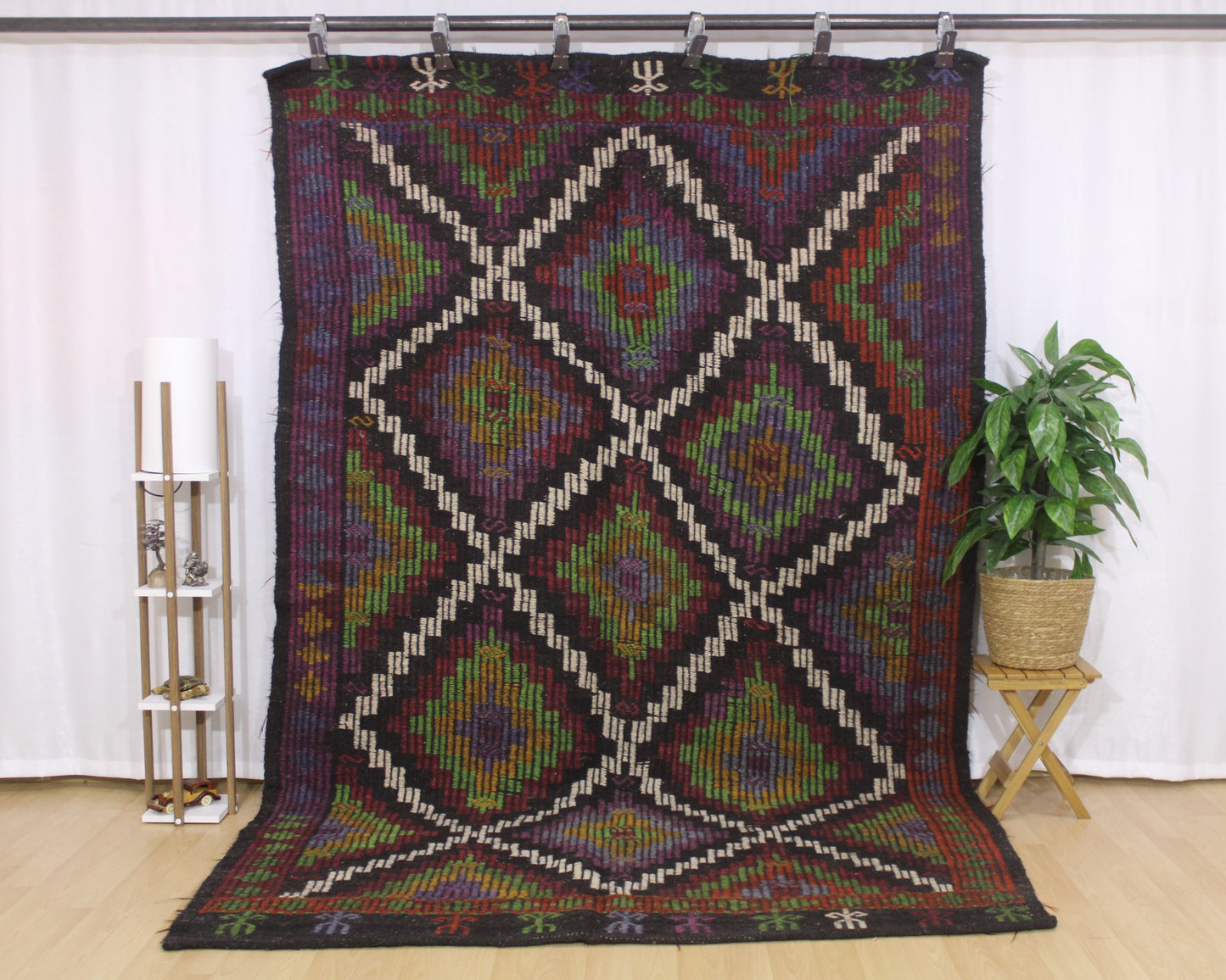 Handwoven Turkish Vintage Kilim (6'5" x 10'2")