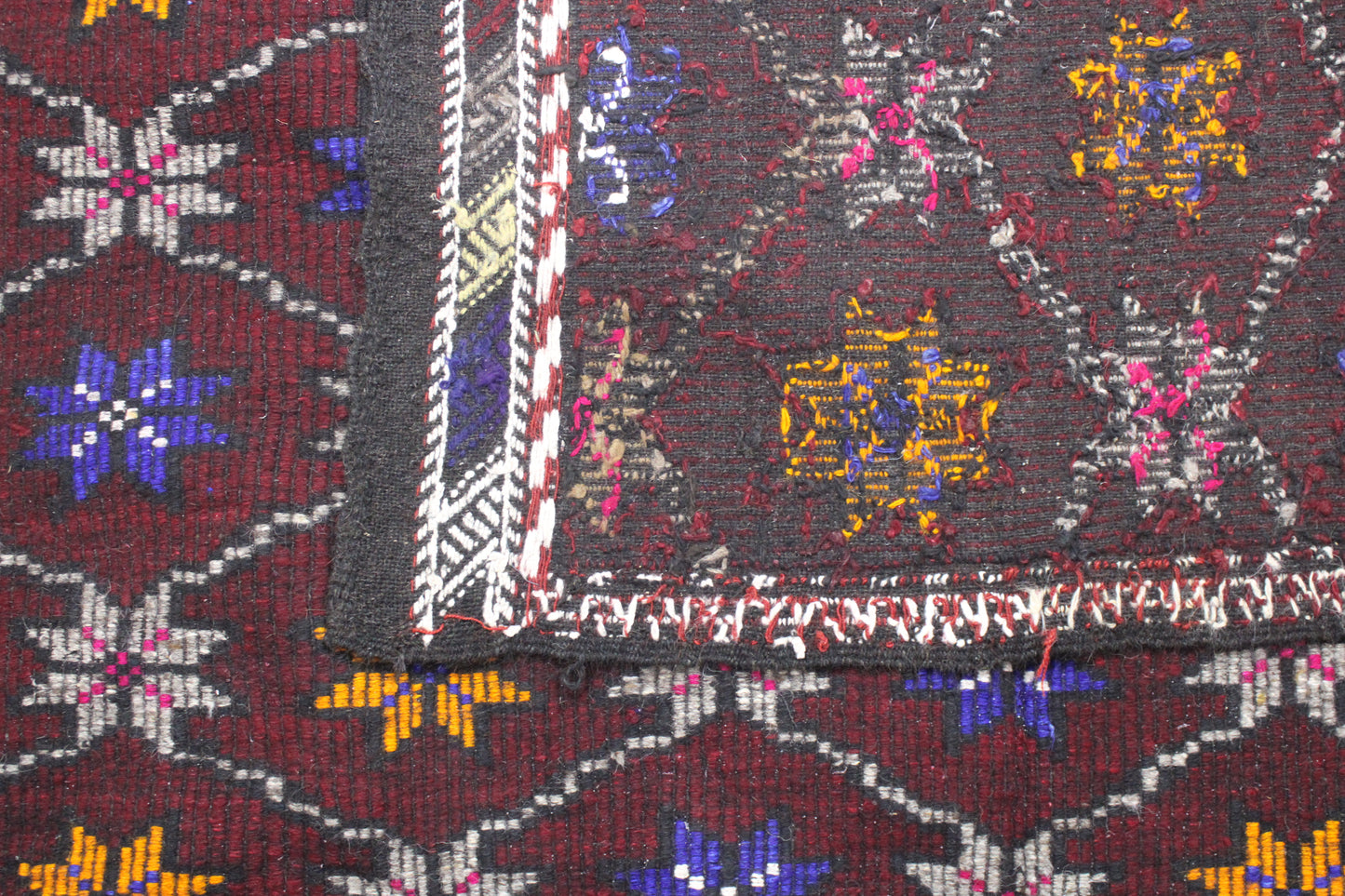 Handwoven Turkish Vintage Kilim (6'3" x 10'2")