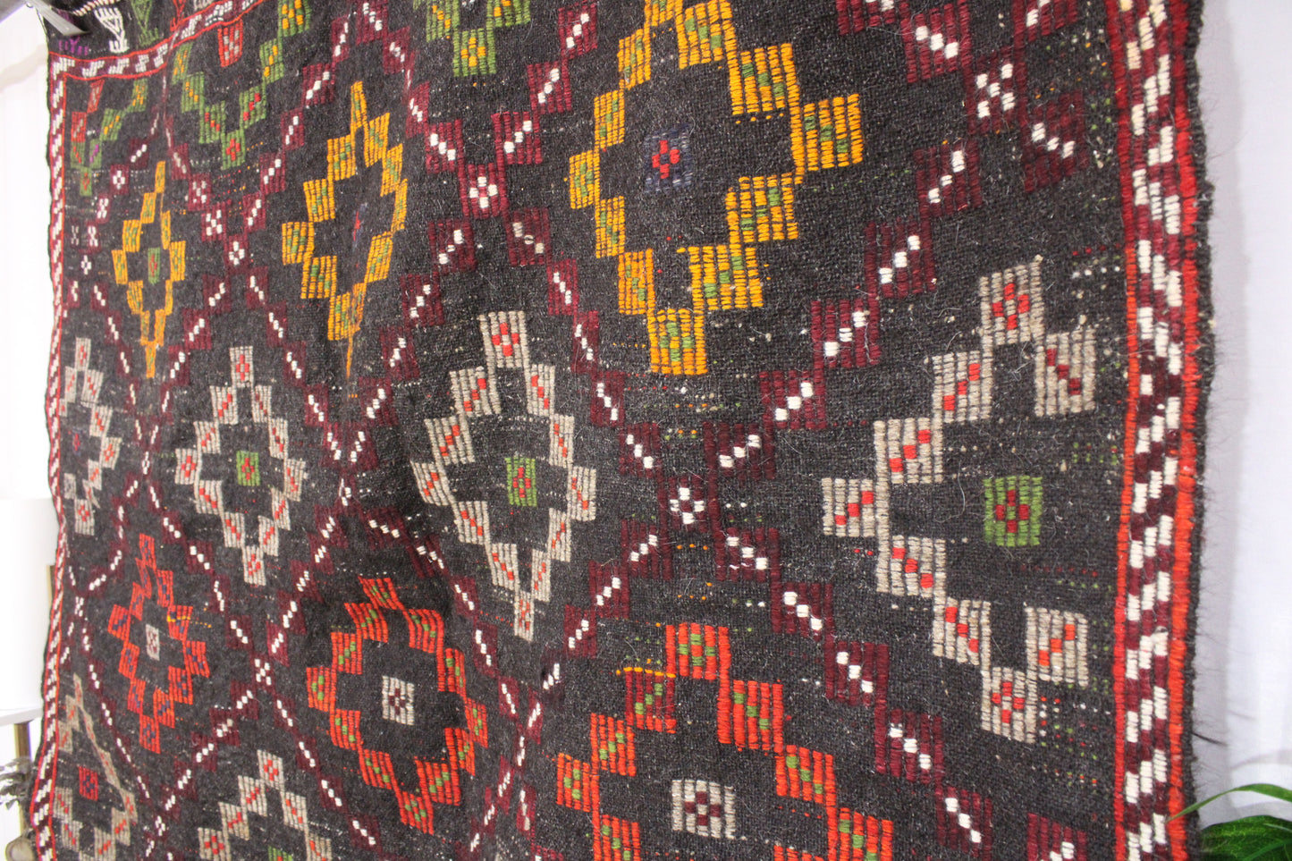 Handwoven Turkish Vintage Kilim (5'9" x 10'6")