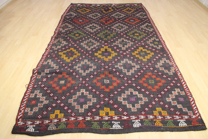 Handwoven Turkish Vintage Kilim (5'9" x 10'6")