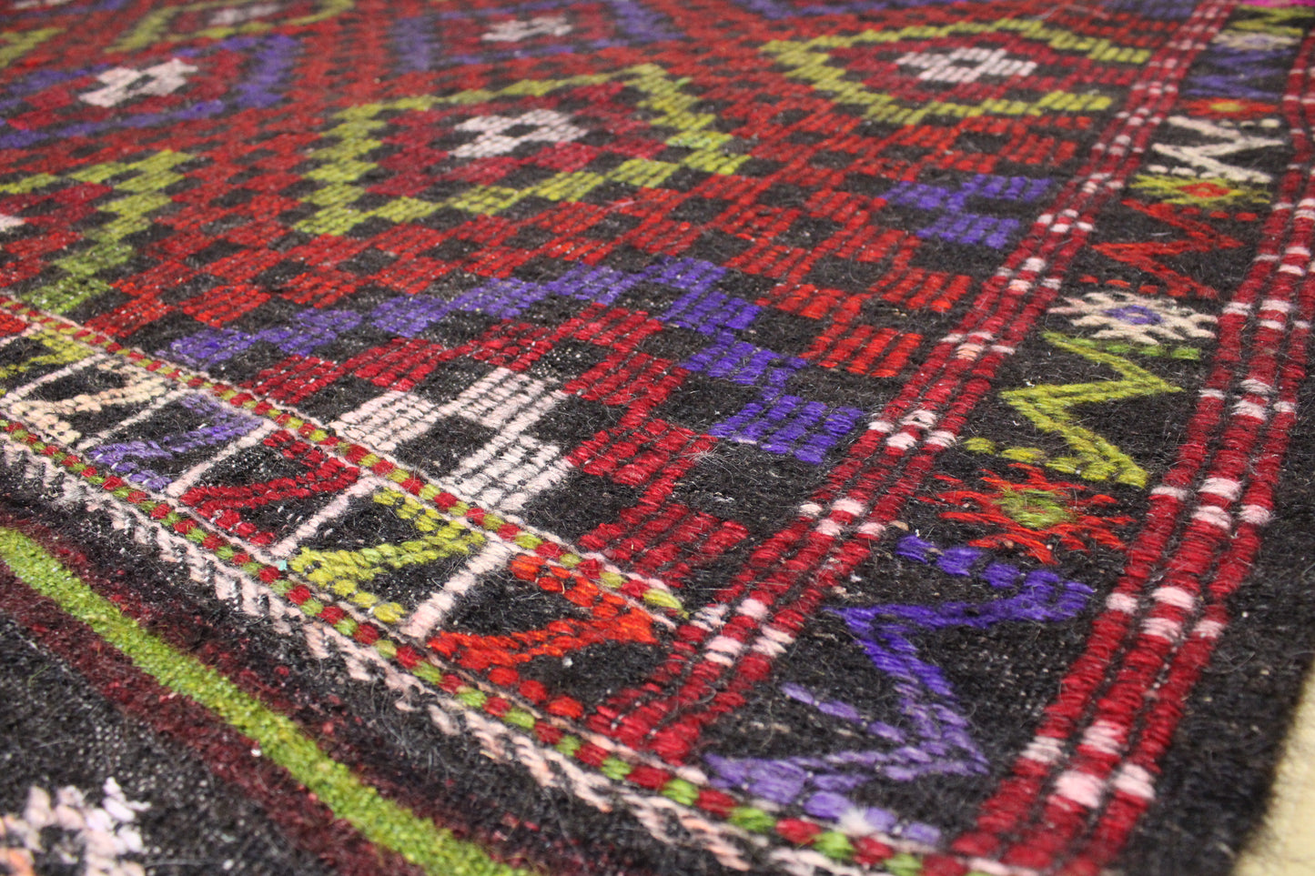 Handwoven Turkish Vintage Kilim (7'5" x 10'8")