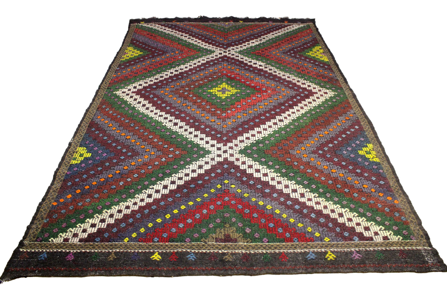 Handwoven Turkish Vintage Kilim (5'12" x 9'7")