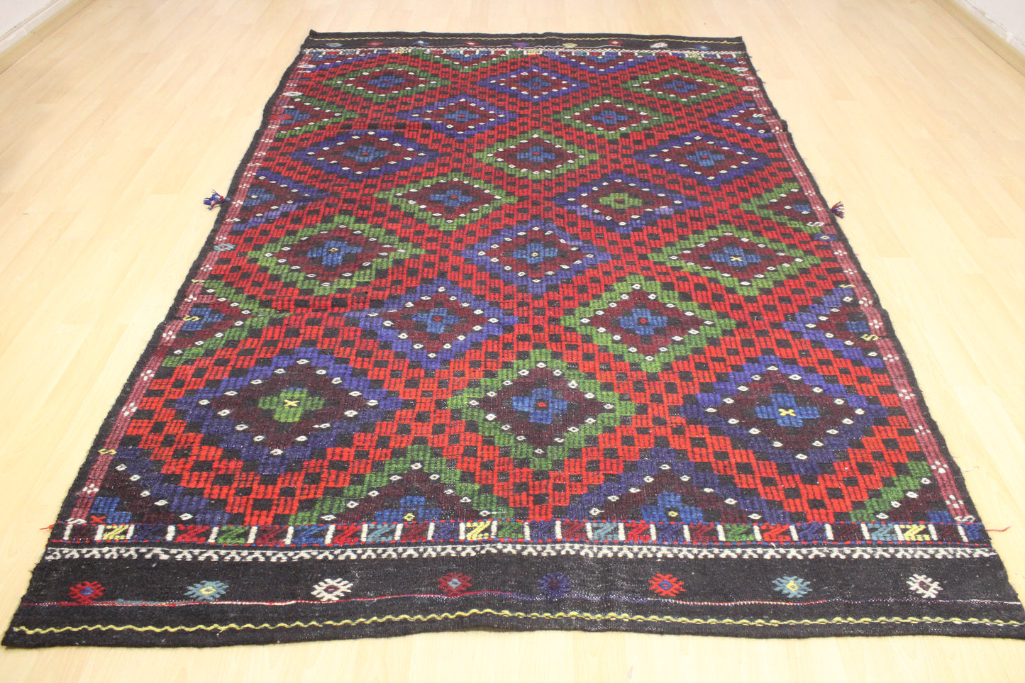 Handwoven Turkish Vintage Kilim (6'3" x 10'1")