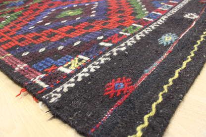 Handwoven Turkish Vintage Kilim (6'3" x 10'1")