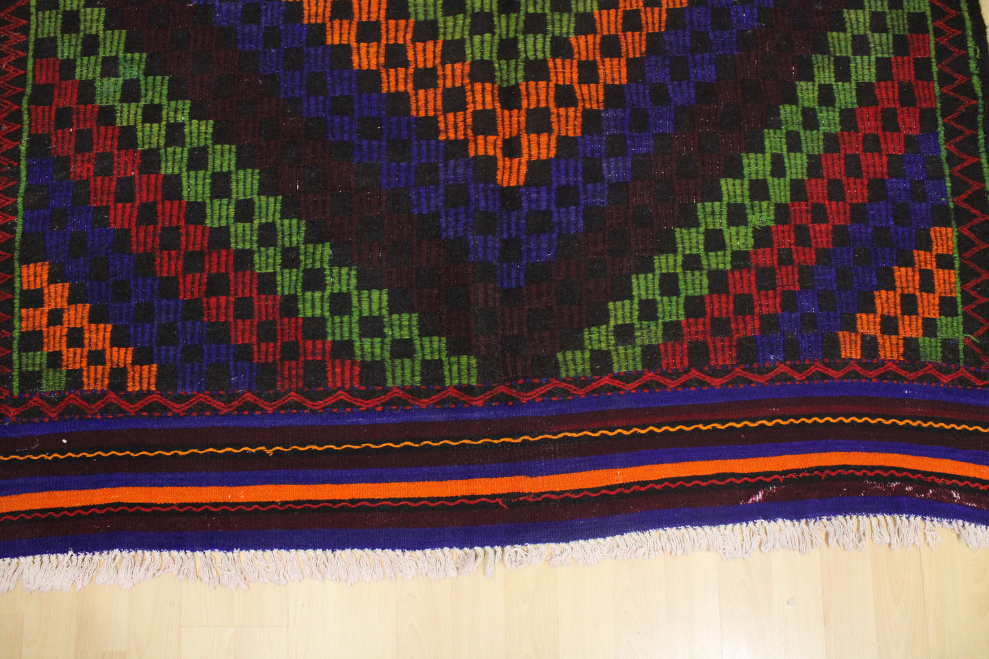 Handwoven Turkish Vintage Kilim (6'8" x 10'12")