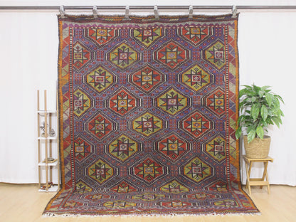 Handwoven Turkish Vintage Kilim (6'12" x 10'2")