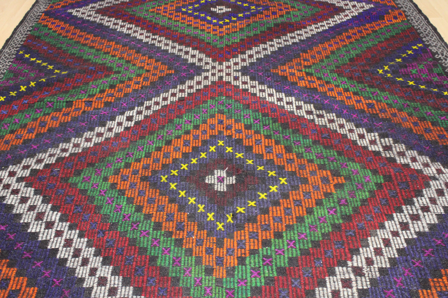 Handwoven Turkish Vintage Kilim (7'7" x 10'7")