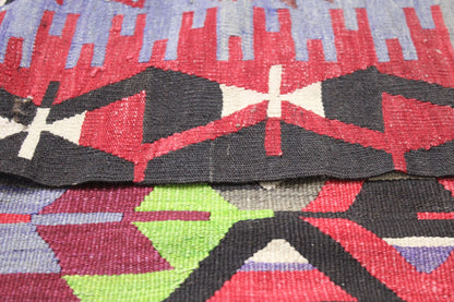 Handwoven Turkish Vintage Kilim (4'9" x 10'1")