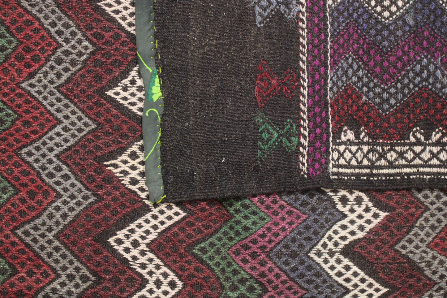 Handwoven Turkish Vintage Kilim (7'0" x 10'0")