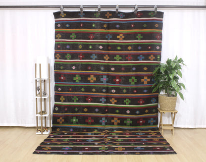 Handwoven Turkish Vintage Kilim (6'3" x 10'6")