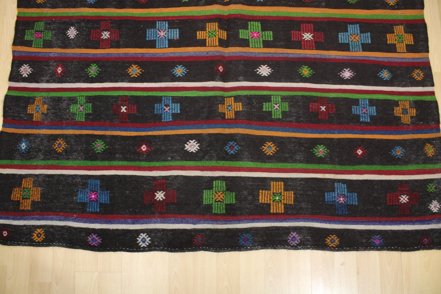 Handwoven Turkish Vintage Kilim (6'3" x 10'6")