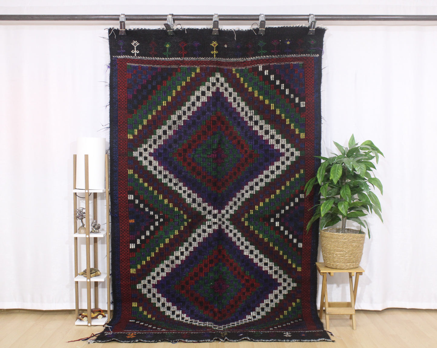 Handwoven Turkish Vintage Kilim (4'11" x 8'10")