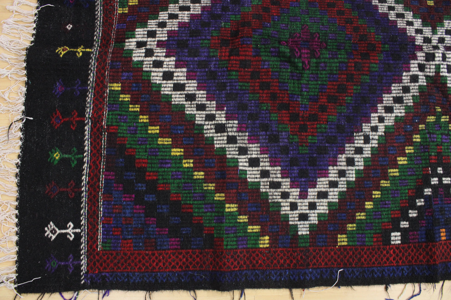 Handwoven Turkish Vintage Kilim (4'11" x 8'10")