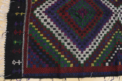 Handwoven Turkish Vintage Kilim (4'11" x 8'10")