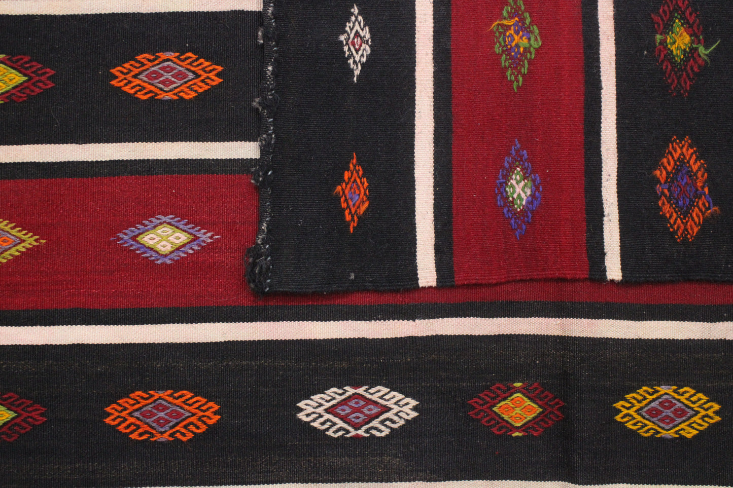 Handwoven Turkish Vintage Kilim (5'8" x 10'10")