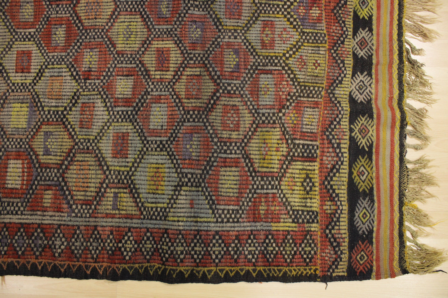 Handwoven Turkish Vintage Kilim (3'9" x 9'3")