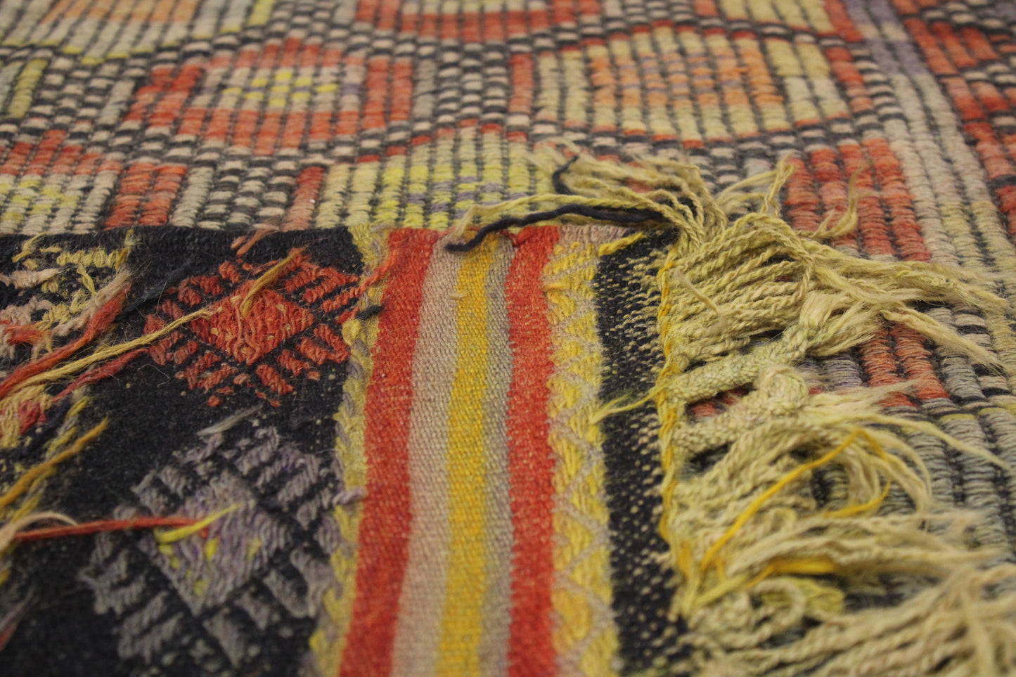 Handwoven Turkish Vintage Kilim (3'9" x 9'3")