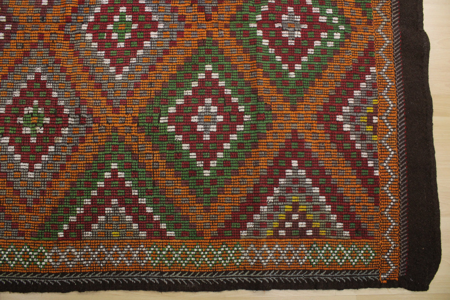 Handwoven Turkish Vintage Kilim (6'8" x 9'6")