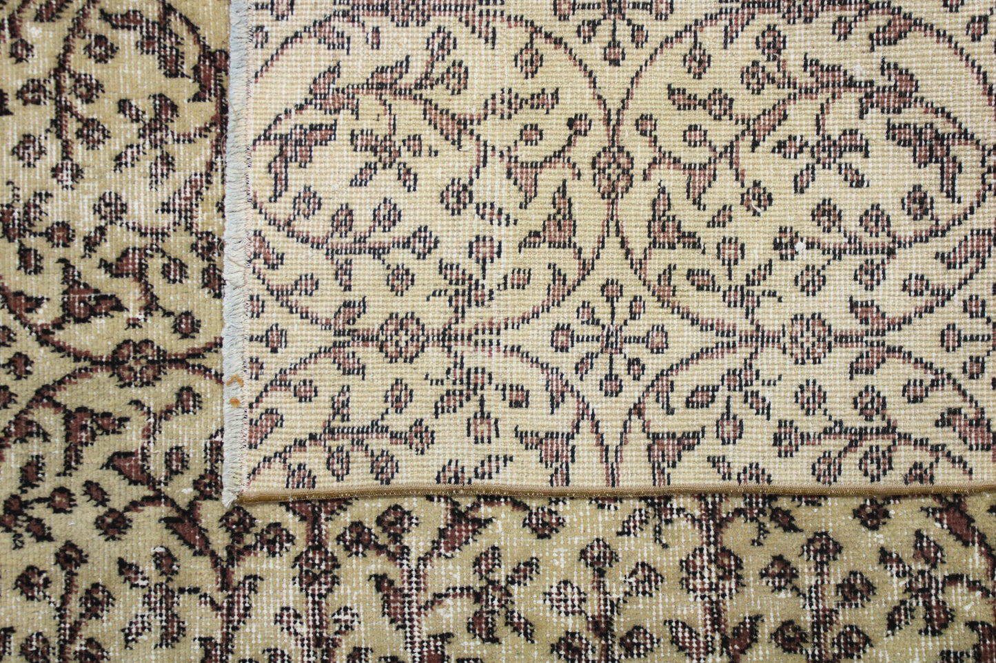 Hand-Knotted Vintage Turkish Rug (3'12" x 7'5")