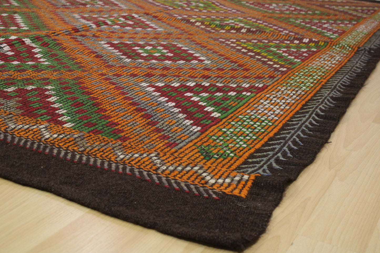 Handwoven Turkish Vintage Kilim (6'8" x 9'6")