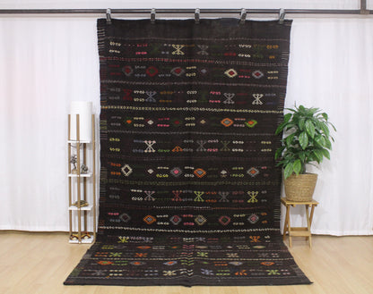 Handwoven Turkish Vintage Kilim (5'8" x 10'11")