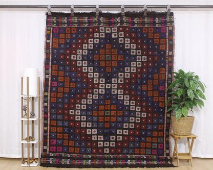 Handwoven Turkish Vintage Kilim (5'11" x 7'6")