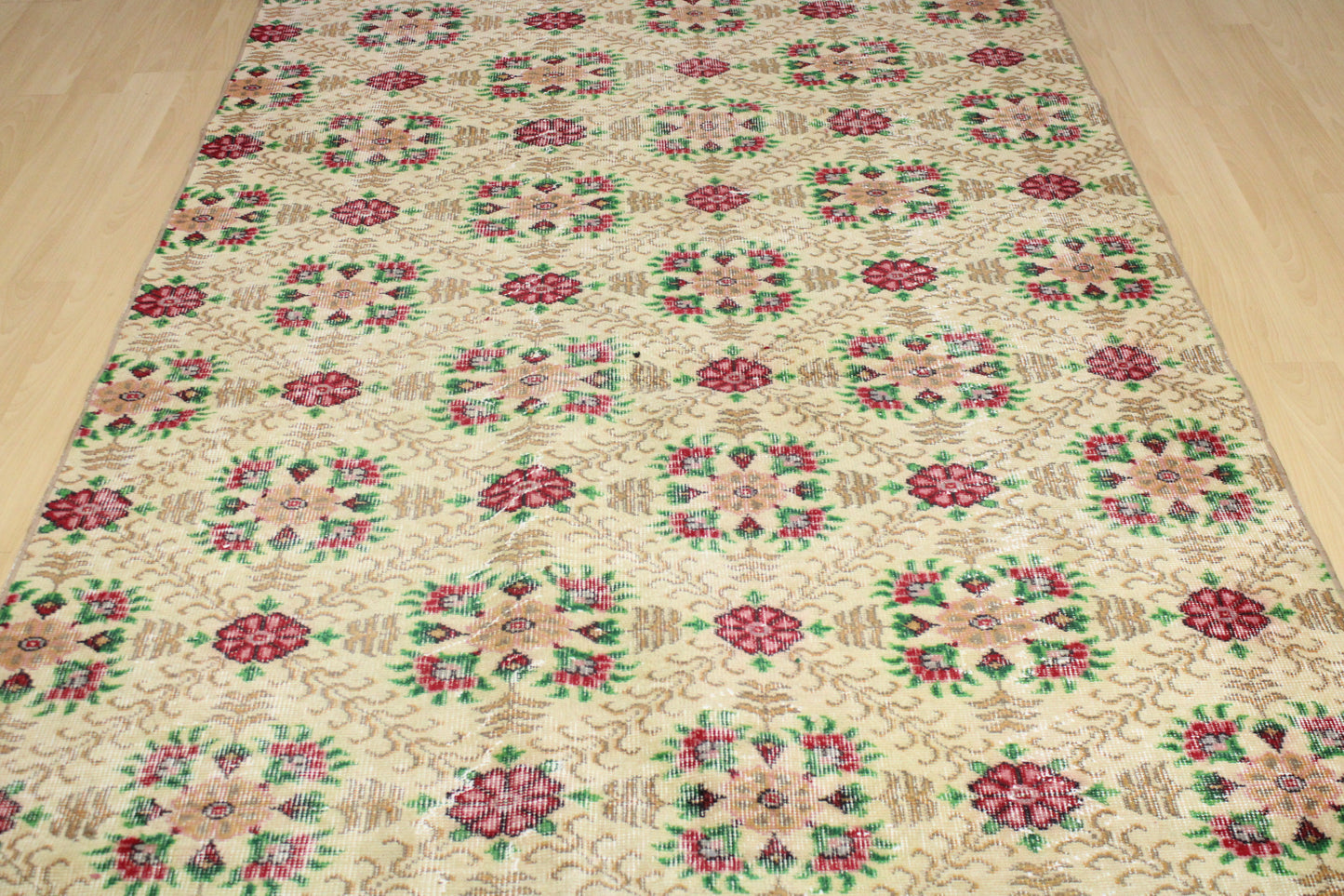 Hand-Knotted Vintage Turkish Rug (4'10" x 9'5")