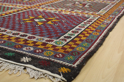 Handwoven Turkish Vintage Kilim (6'5" x 11'10")