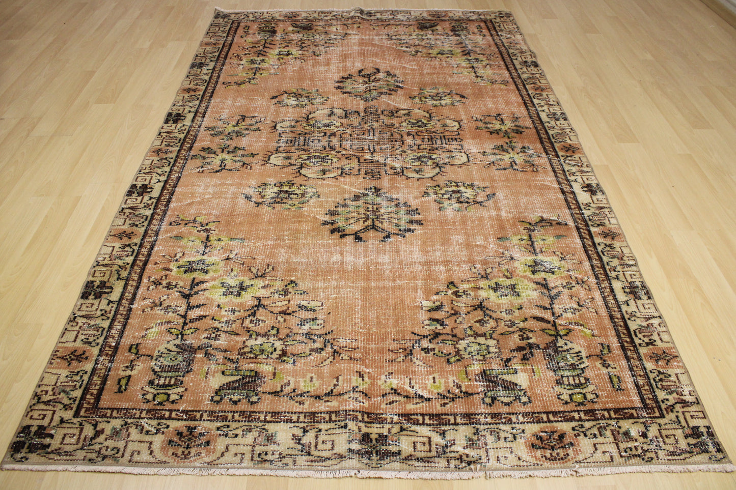 Hand-Knotted Vintage Turkish Rug (5'9" x 9'6")