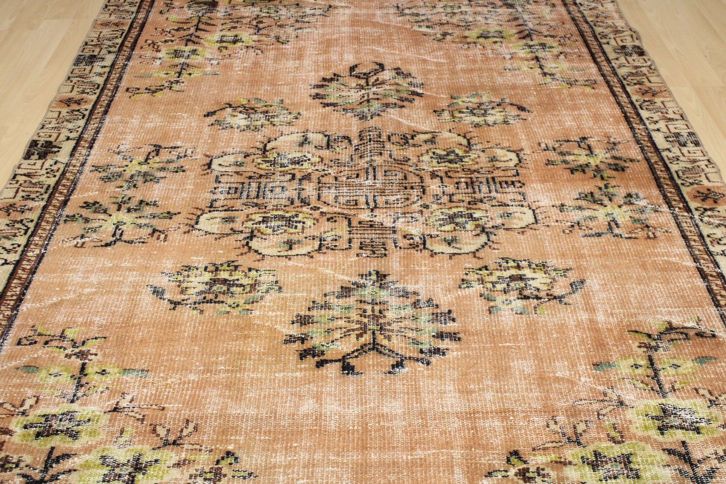 Hand-Knotted Vintage Turkish Rug (5'9" x 9'6")