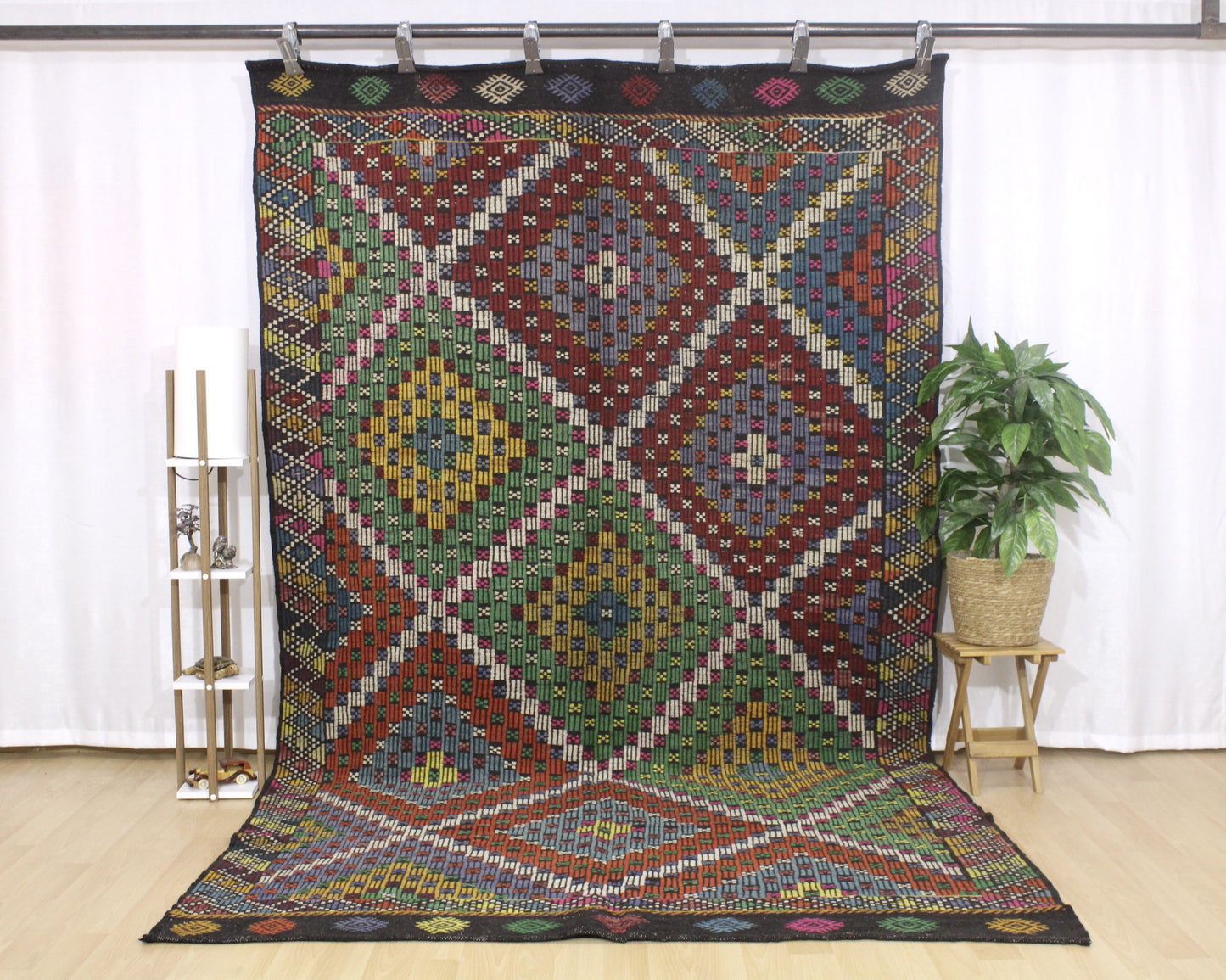 Handwoven Turkish Vintage Kilim (6'6" x 10'11")