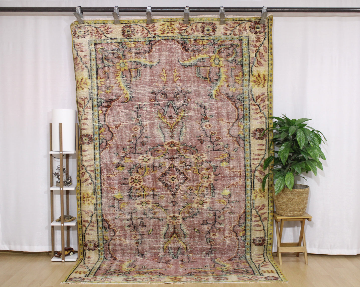 Hand-Knotted Vintage Turkish Rug (5'7" x 9'1")