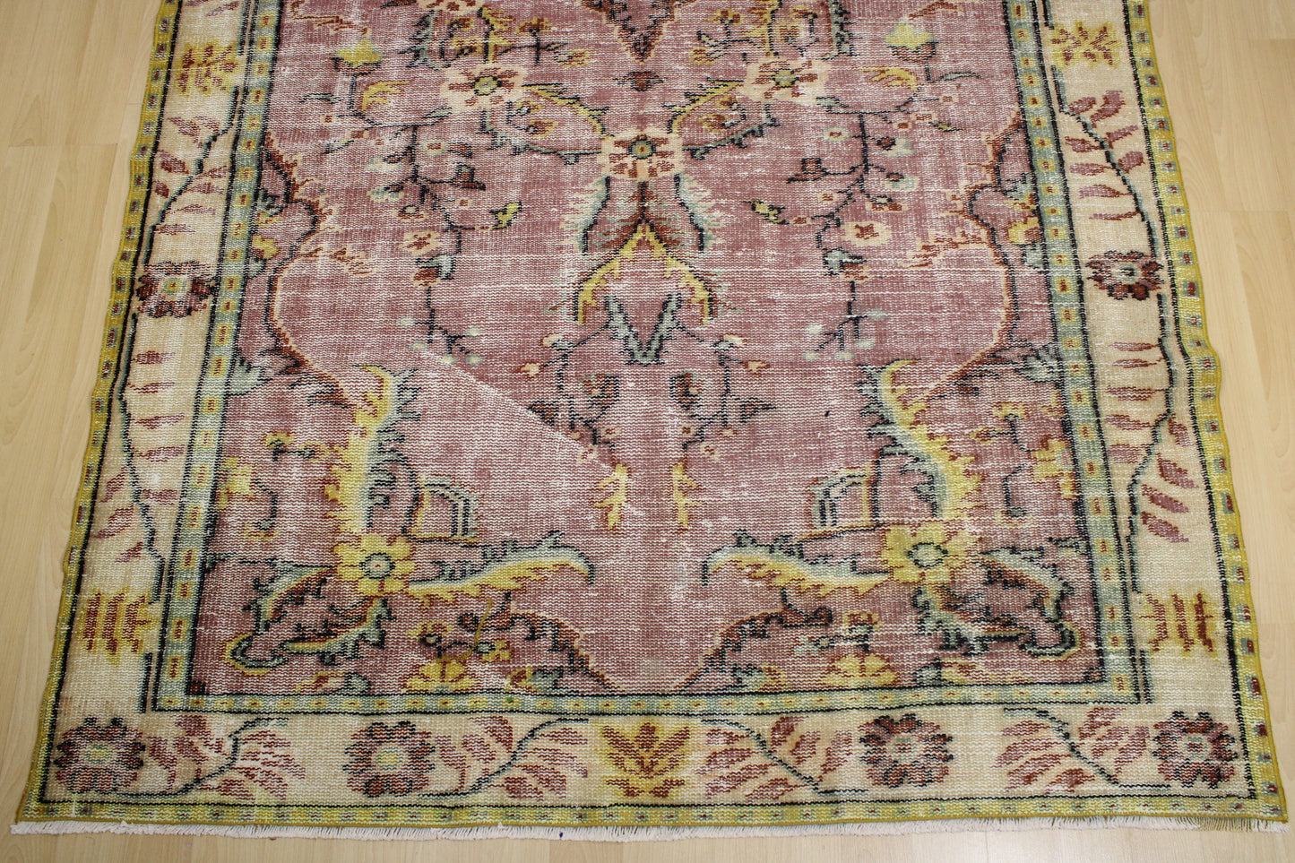 Hand-Knotted Vintage Turkish Rug (5'7" x 9'1")