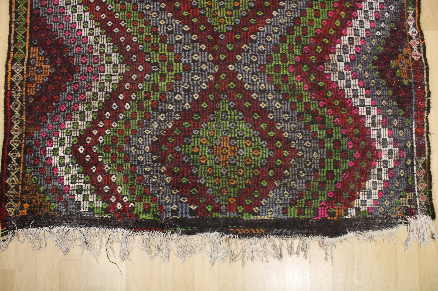 Handwoven Turkish Vintage Kilim (6'2" x 10'5")