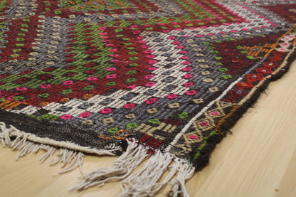 Handwoven Turkish Vintage Kilim (6'2" x 10'5")