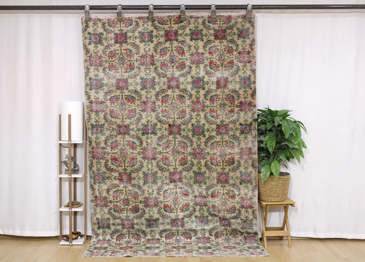 Hand-Knotted Vintage Turkish Rug (5'2" x 8'7")