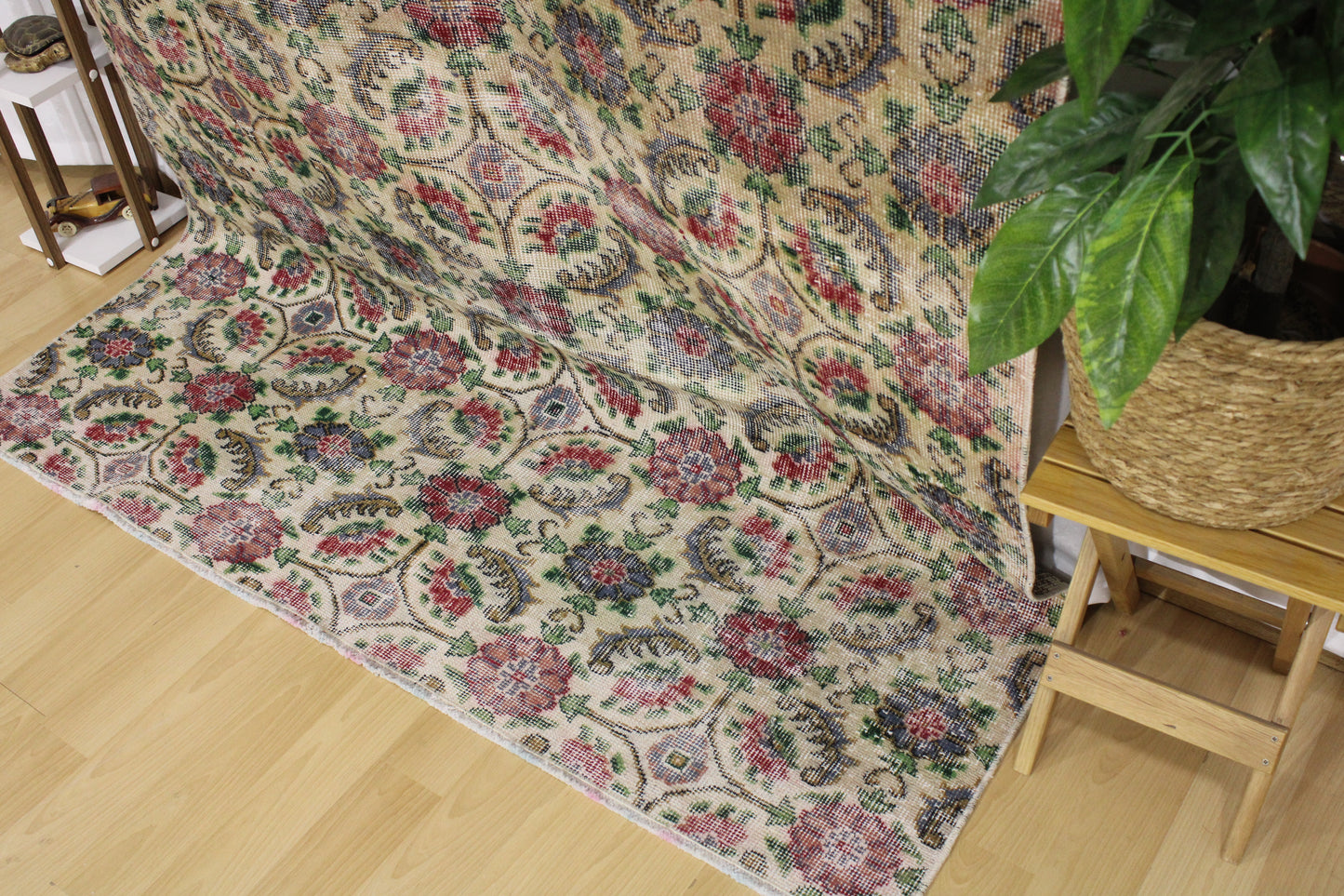 Hand-Knotted Vintage Turkish Rug (5'2" x 8'7")