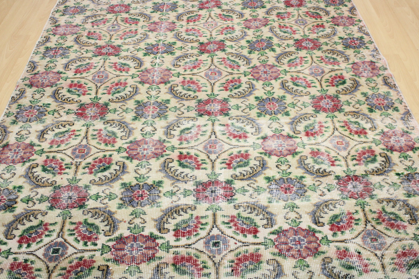 Hand-Knotted Vintage Turkish Rug (5'2" x 8'7")