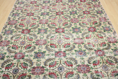 Hand-Knotted Vintage Turkish Rug (5'2" x 8'7")