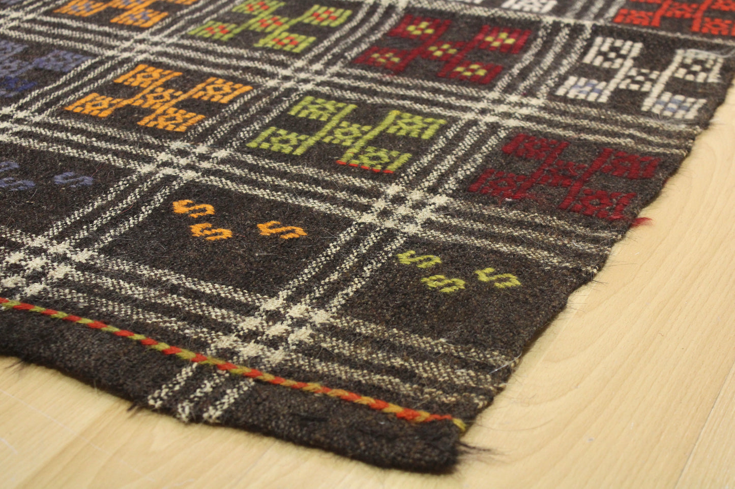 Handwoven Turkish Vintage Kilim (4'11" x 8'6")