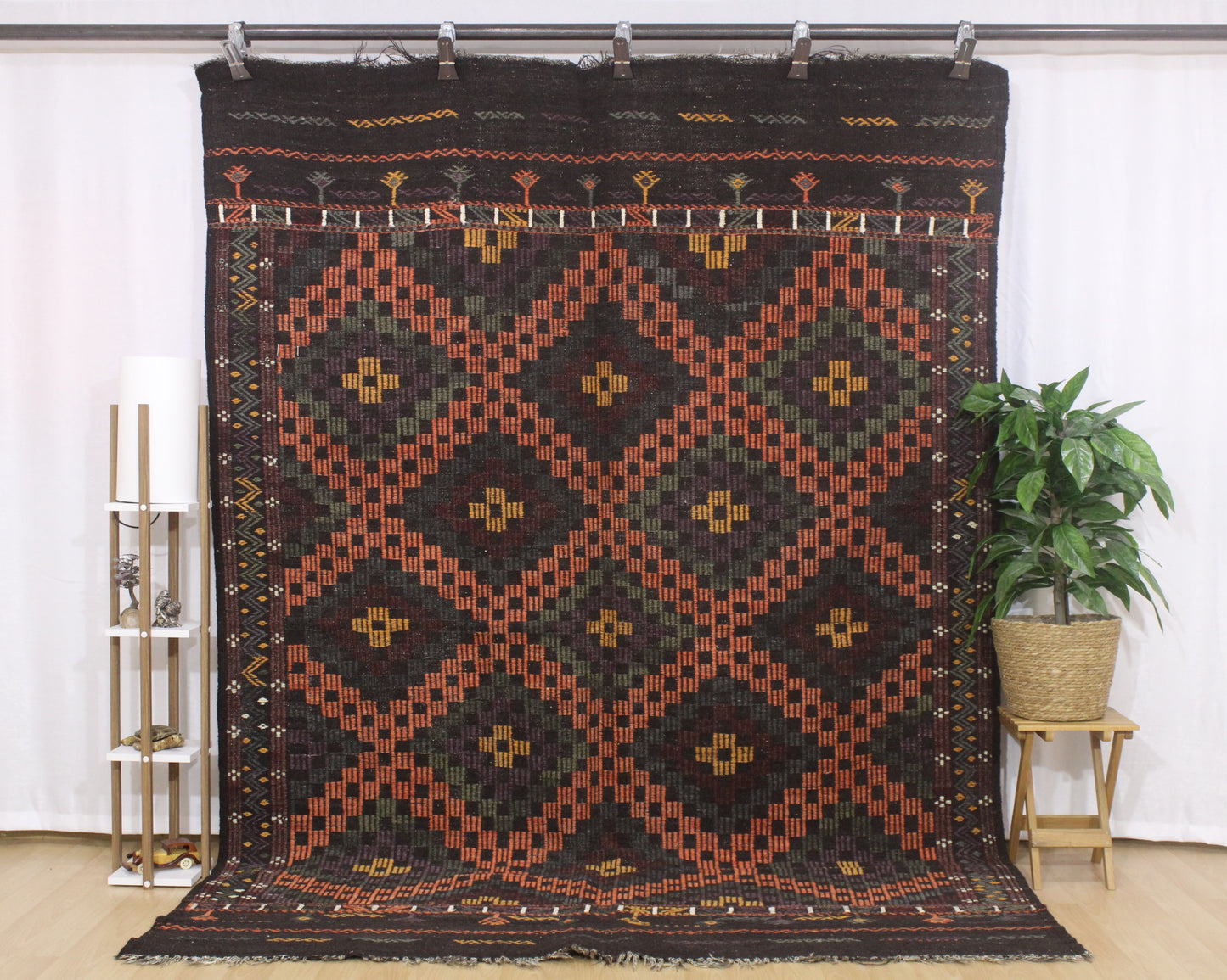 Handwoven Turkish Vintage Kilim (6'9" x 9'7")