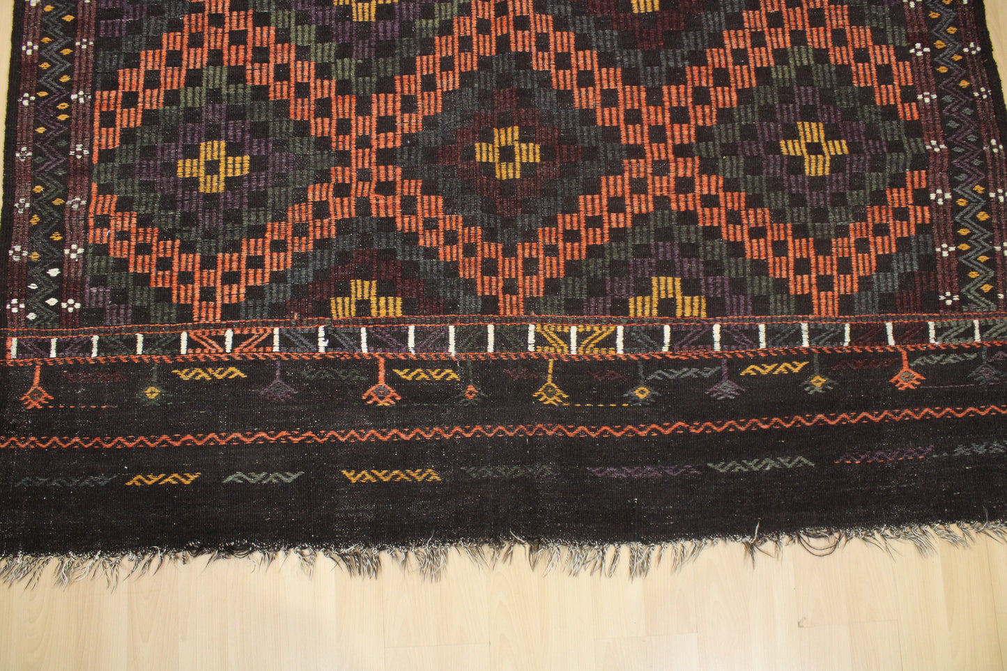 Handwoven Turkish Vintage Kilim (6'9" x 9'7")