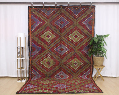 Handwoven Turkish Vintage Kilim (5'11" x 10'10")